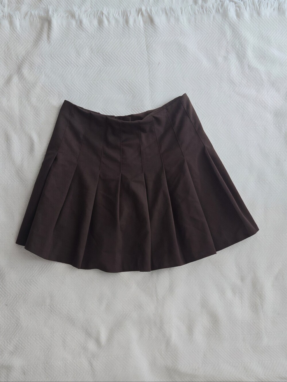 Divided Pleated Mini Skirt in Brown